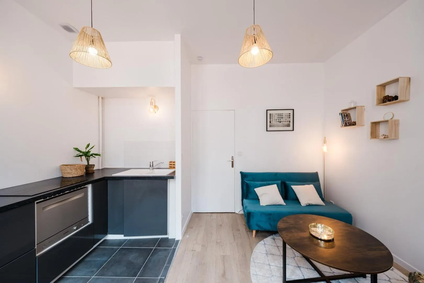 Bright, Relaxing City-Centre Apartment Ail Lyon 0*,  France