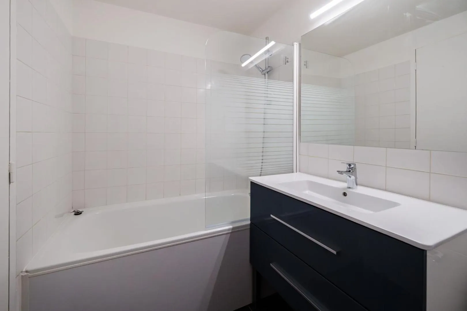 Bright, Relaxing City-Centre Apartment Ail Lyon France